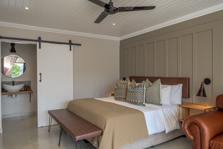 9 Bedroom Property for Sale in Westcliff Western Cape